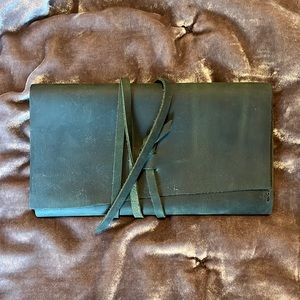 Portland Leather Clutch Wallet in Green